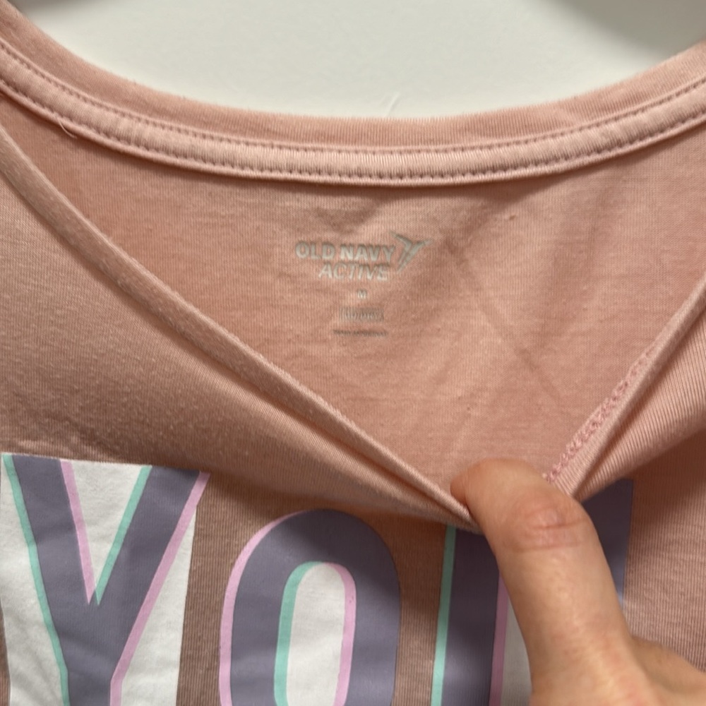 Old Navy active Tshirt size medium - Picture 2 of 4